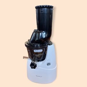 Kuvings - whole slow juicer B6000 “white.”